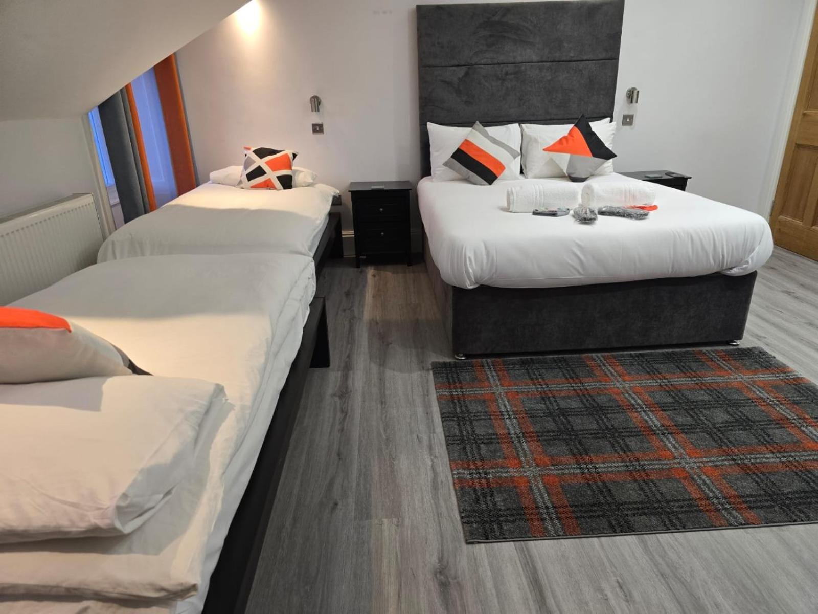 Mayfield Suites EDI Exterior foto