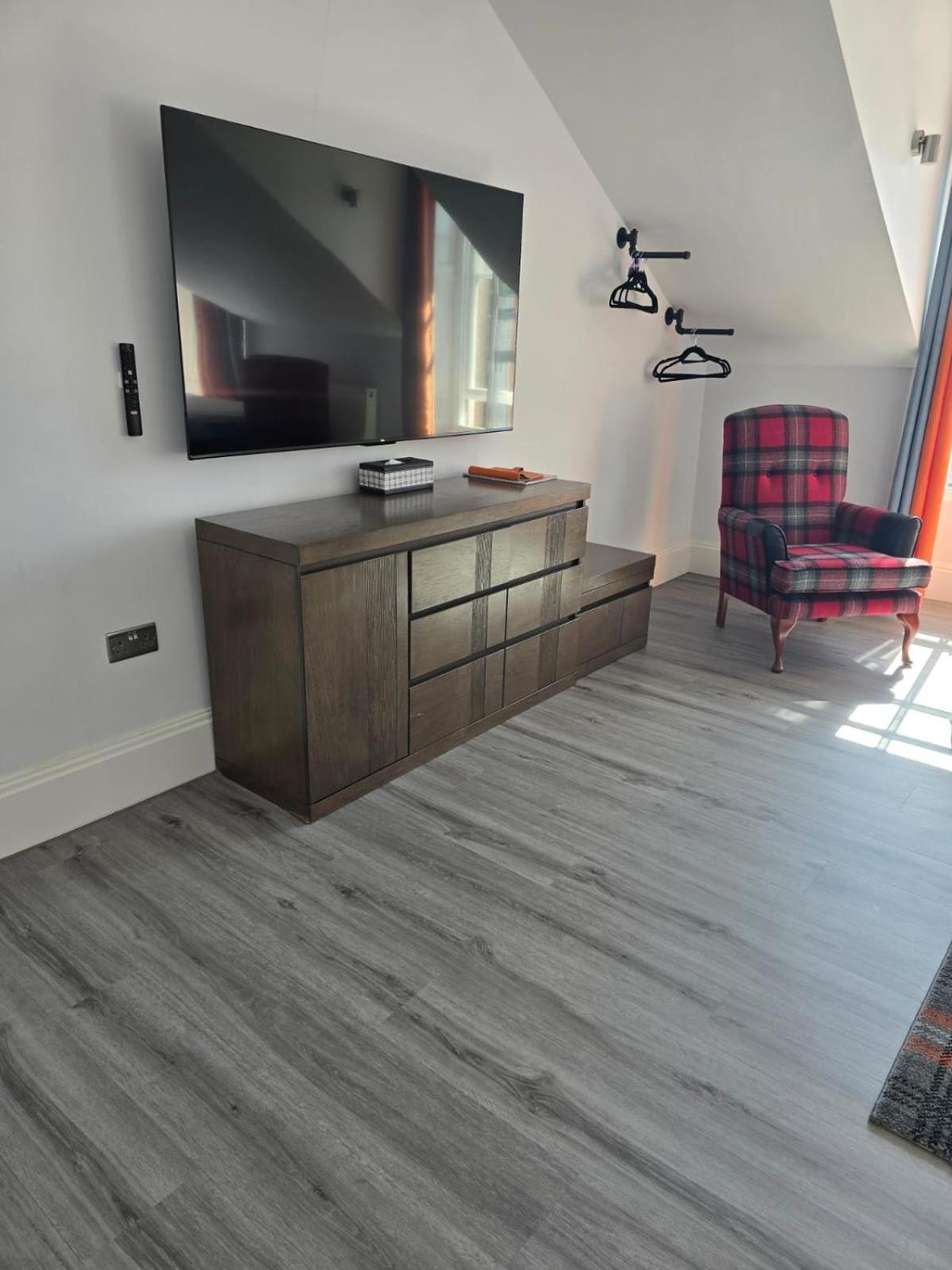 Mayfield Suites EDI Exterior foto